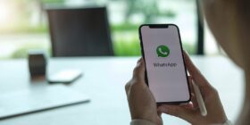 Comment créer une newsletter sur WhatsApp : le modèle des community managers malins