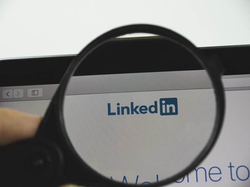 Quand publier sur LinkedIn 2024 : les bonnes pratiques à adopter (Formats, hashtags, horaires de publication...)