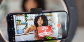 Sous-titres et SEO social media : comment améliorer la découvrabilité de vos vidéos